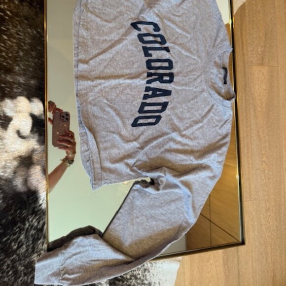 Pre-loved Grey Brandy Melville Colorado Long Sleeve Short T - One Size (S/M) - Picture 3 of 5